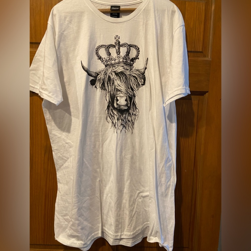 NWOT! Bling cow crown 👑 T-shirt Sz xl